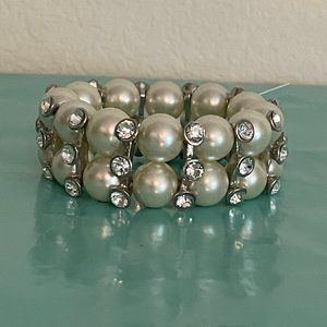Women's Fashion Pearl and Clear Crystal Bracelet